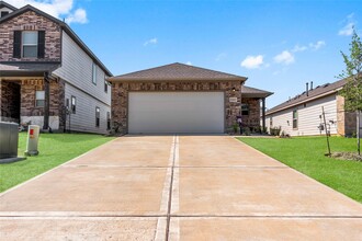 Building Photo - 25483 Carnation Ct