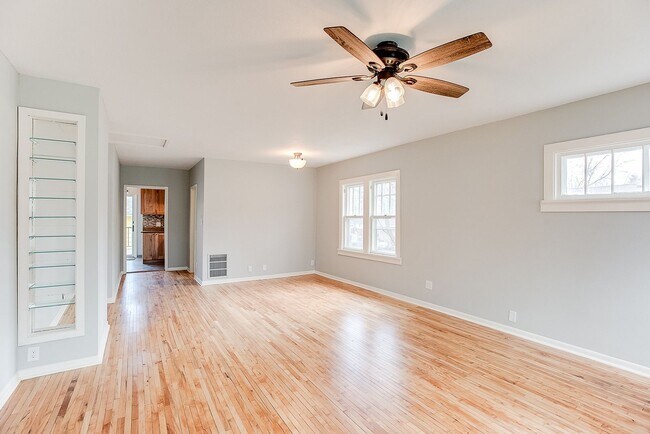 Building Photo - Newly Remodeled 2-Bedroom East Side St Pau...