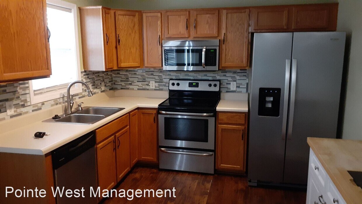 Foto principal - 4 br, 3 bath House - 990 New Village Drive