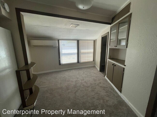 Building Photo - 2 br, 1 bath House - 346 E 2nd St ,