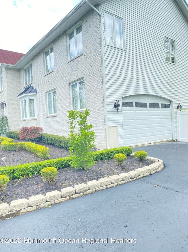 1 Wiltshire Dr, Manalapan, NJ 07726 House Rental in Manalapan, NJ