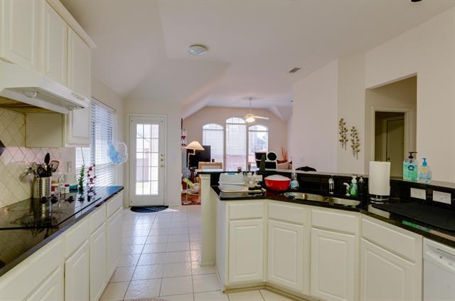 Foto del edificio - 2304 Ravenhurst Dr