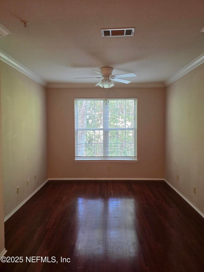 Building Photo - 13810 Sutton Park Dr N