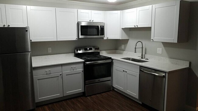 Building Photo - 1507 Highland Ave