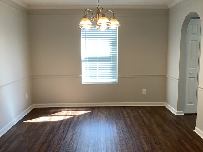 Building Photo - 295 Marjoram Dr