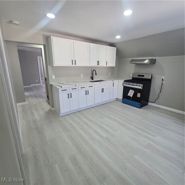 Foto del edificio - 2000 Forestdale Ave