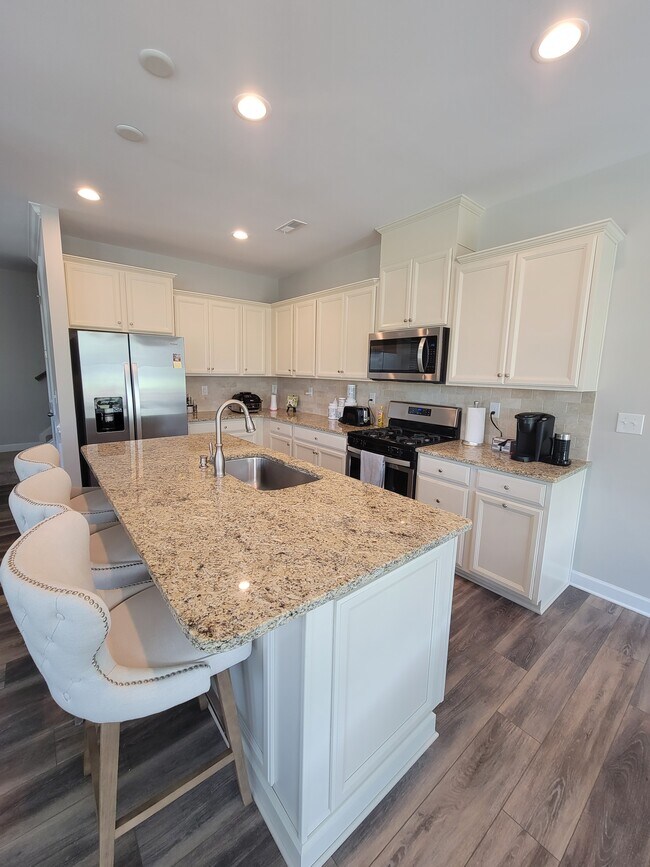 Building Photo - 5806 Clan Maclaine Dr