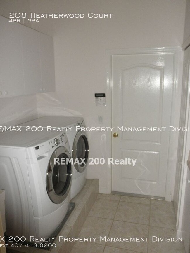Foto del edificio - 208 Heatherwood Ct