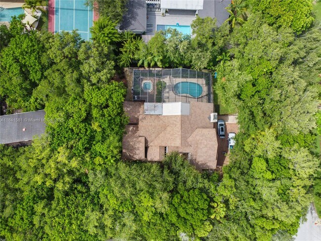 Foto del edificio - 8120 SW 182nd St