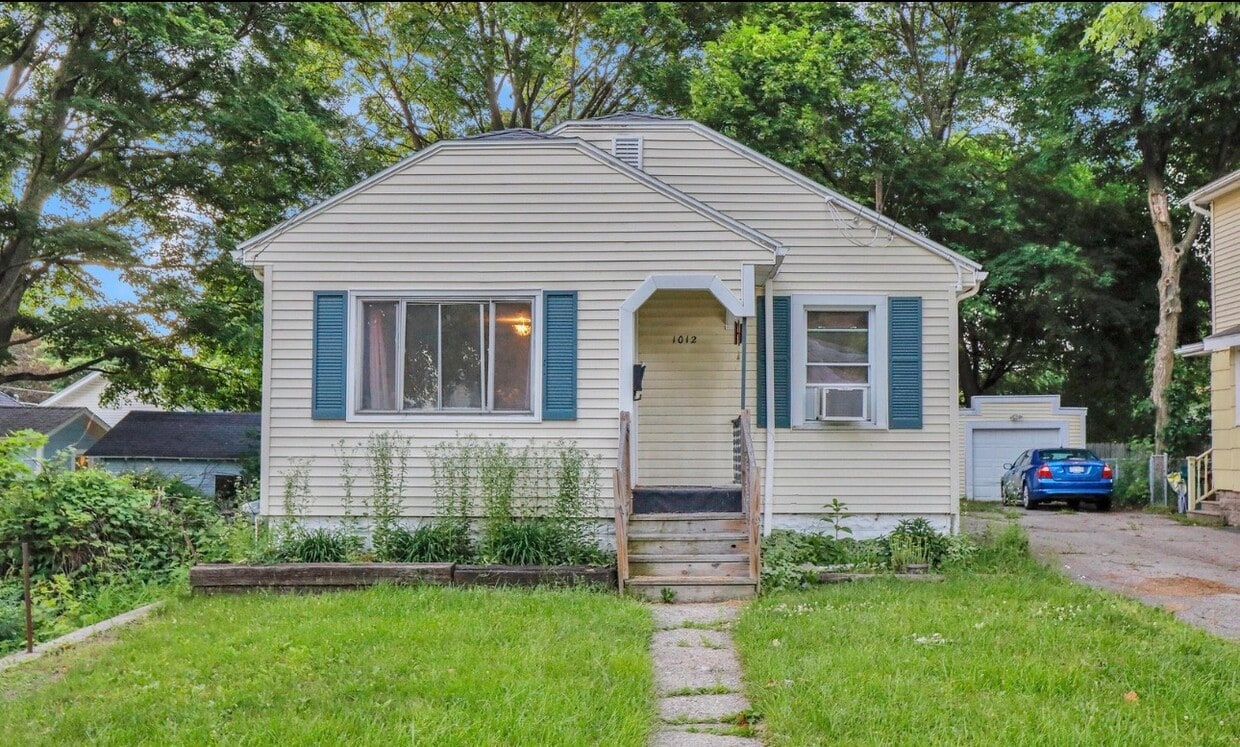Photo - 1012 Greenwood Ave (Lansing, MI)