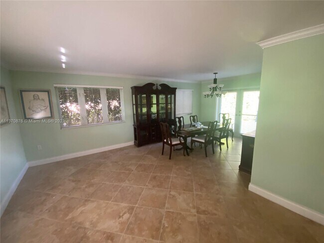 Foto del edificio - 4861 Red Rd