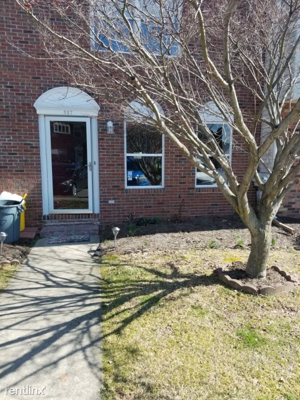 Primary Photo - 3 br, 1.5 bath Townhome - 527 Clover Ct