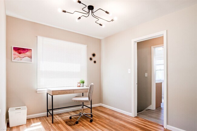 Building Photo - 2 br, 1 bath House - 3832 Eastway Road