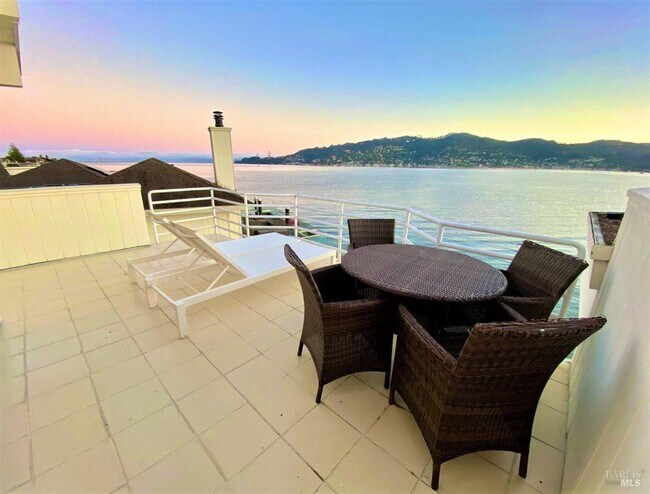 Foto del edificio - 55 W Shore Rd