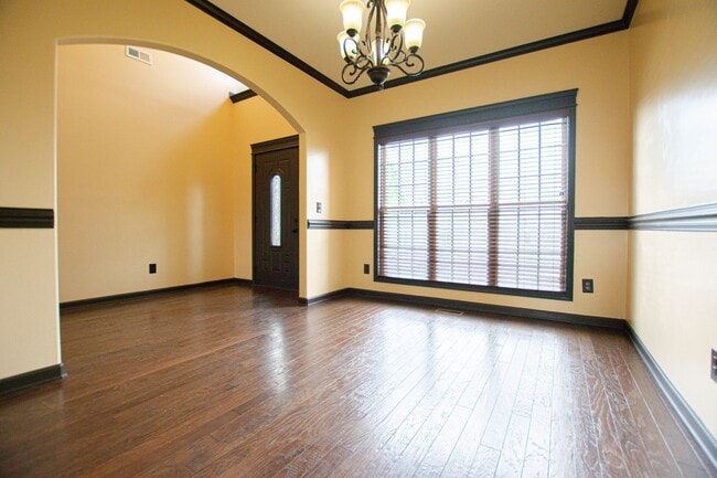 Building Photo - Pet Friendly Three Bedroom with Bonus!