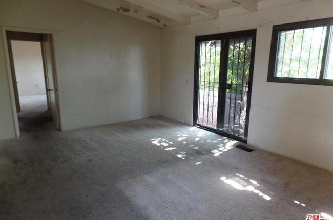Foto del edificio - 2916 W Century Blvd