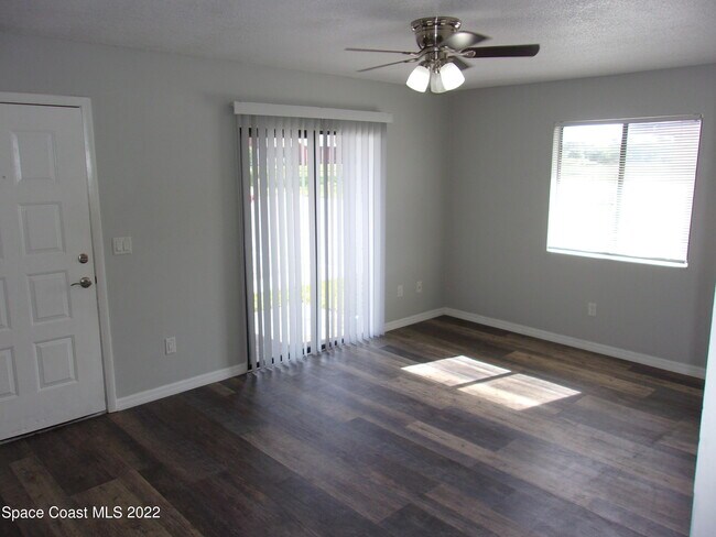 Building Photo - 1050 N Fiske Blvd