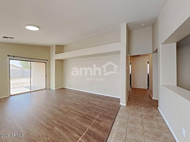 Building Photo - 3614 W Vineyard Rd