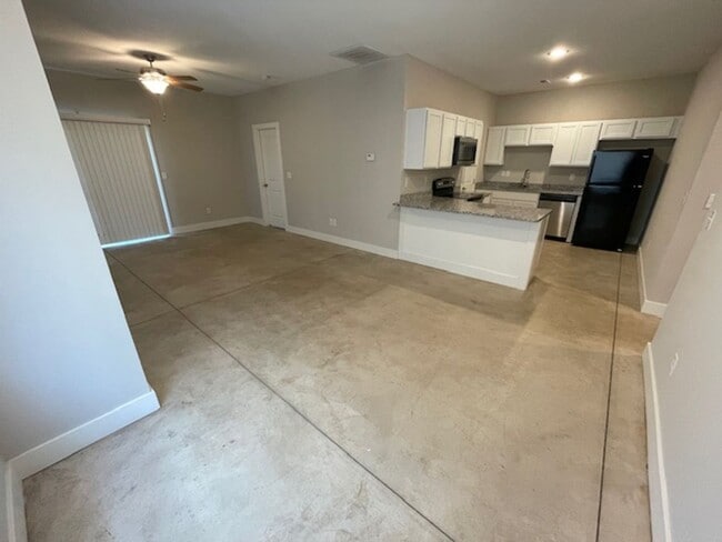 Building Photo - For Rent – Charming 3 Bed | 2 Bath Home wi...