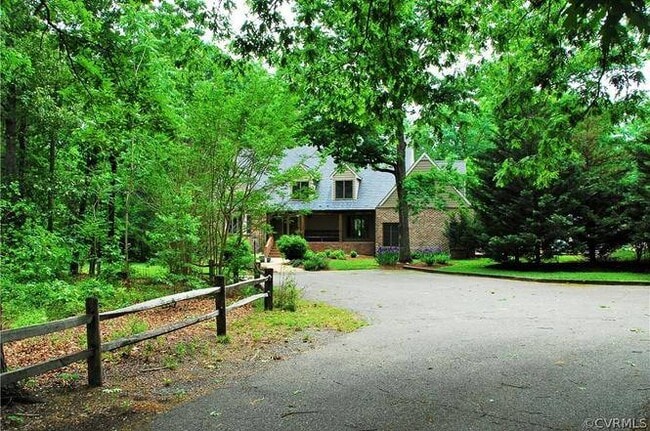 Foto del edificio - 11305 Cloverhill Dr