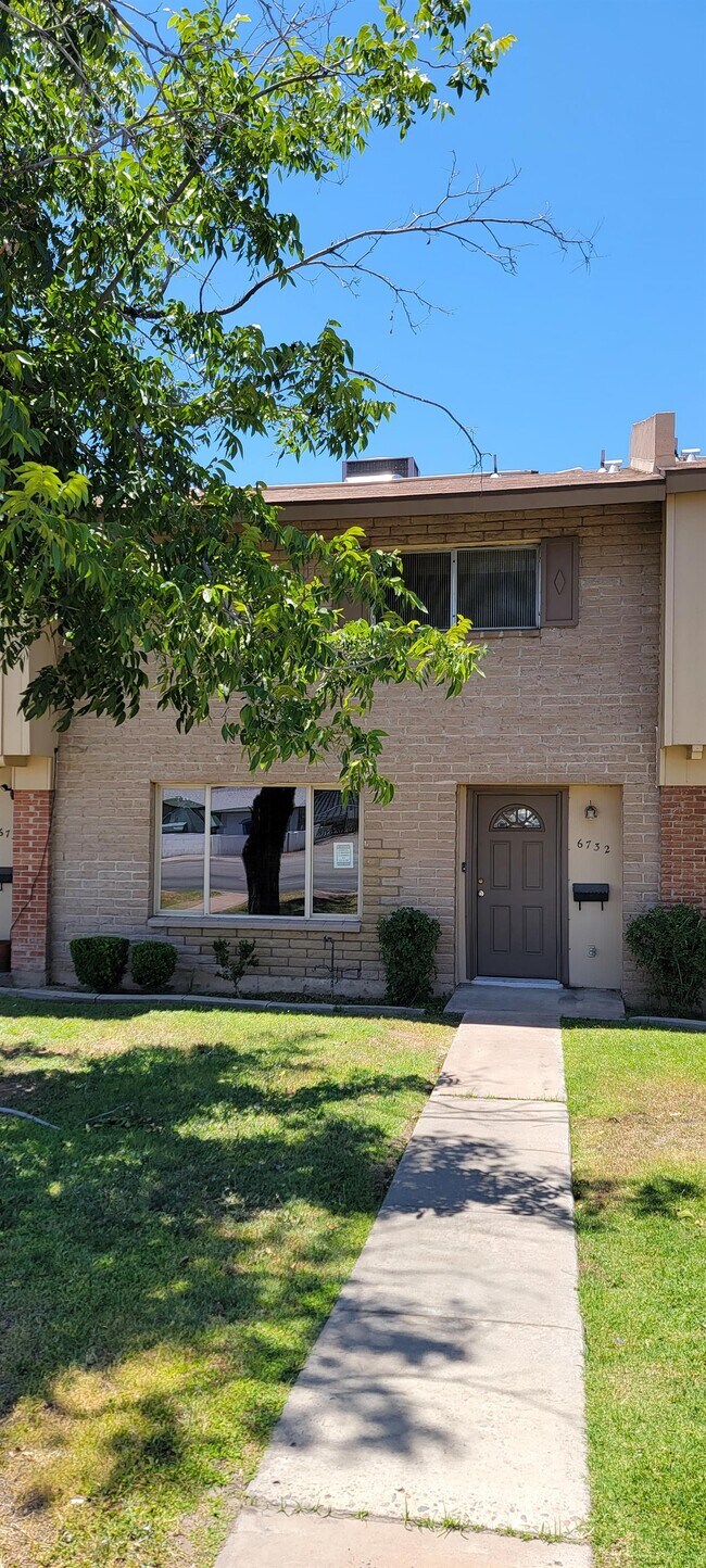 Building Photo - 6732 N 43rd Ave