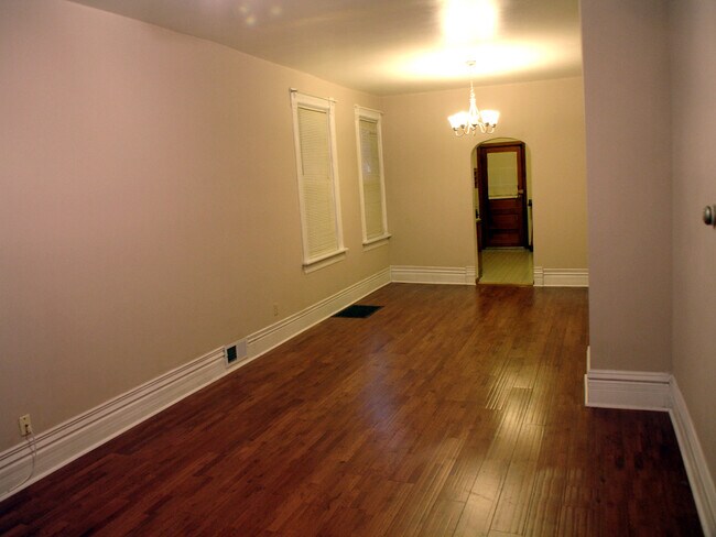 Dining room - 3620 N Paulina St