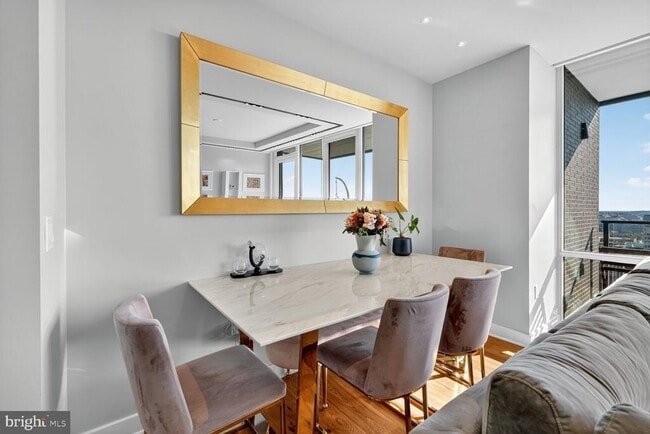Foto del edificio - 1781 N Pierce St