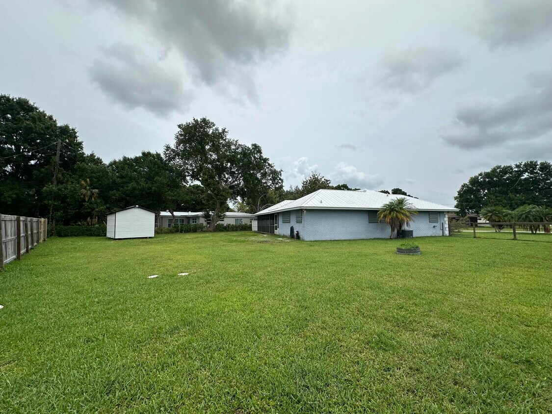 Foto principal - 404 21st St SE