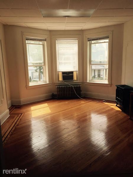 Primary Photo - 717 Greenwood Ave