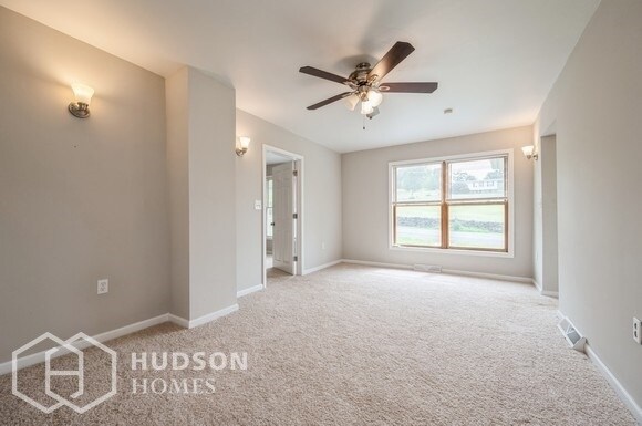 Building Photo - Move in by October 15th - GET $500 OFF 1ST...
