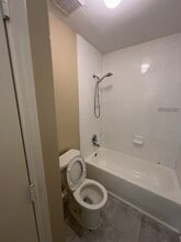 Building Photo - 16410 Amy Ridge Rd