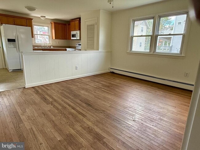 Building Photo - 742 S Matlack St