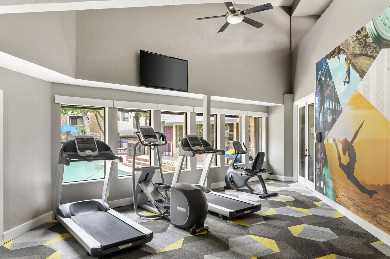 Enclave At Bear Creek 855 E Ash Ln Euless, TX Apartments for Rent