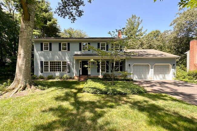Building Photo - 13 Monterey Dr
