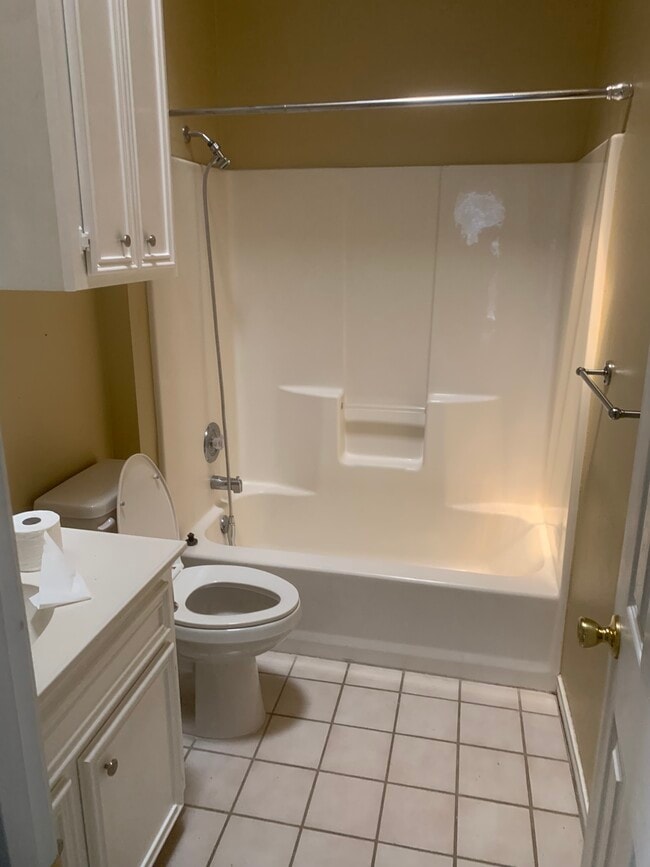 Building Photo - 5005 Lethaby Dr