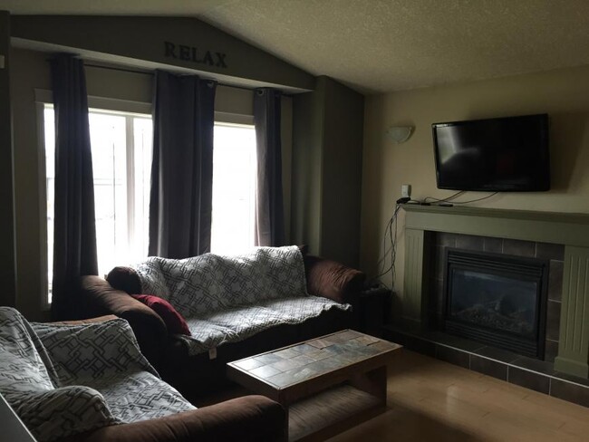 Building Photo - 4 bedroom in Grande Prairie AB T8W 0E4