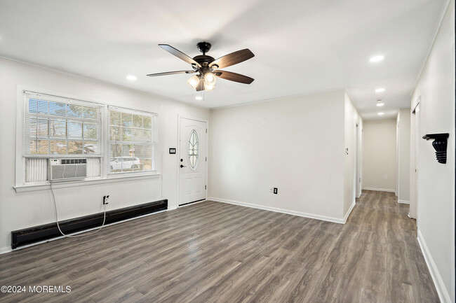 Building Photo - 301 Clairmore Ave