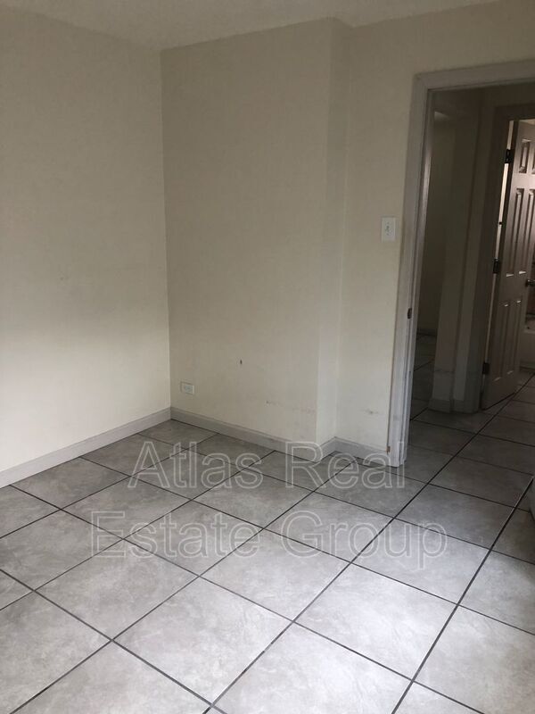 Building Photo - 1528 Uinta St