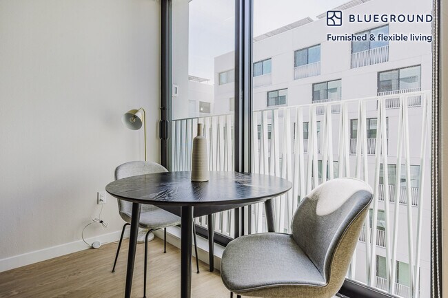 Foto del edificio - 200 Mesnager St