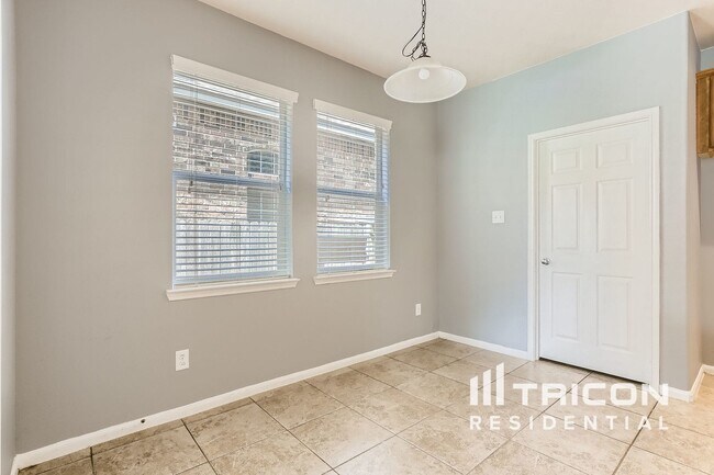 Building Photo - 24547 Bella Veneza Dr