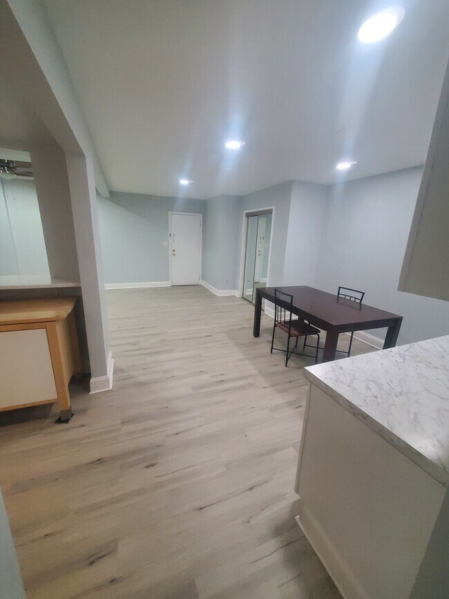 Foto del edificio - 53 Skyhill Rd