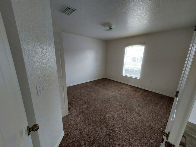 Building Photo - 8497 SW 133 Ln Rd