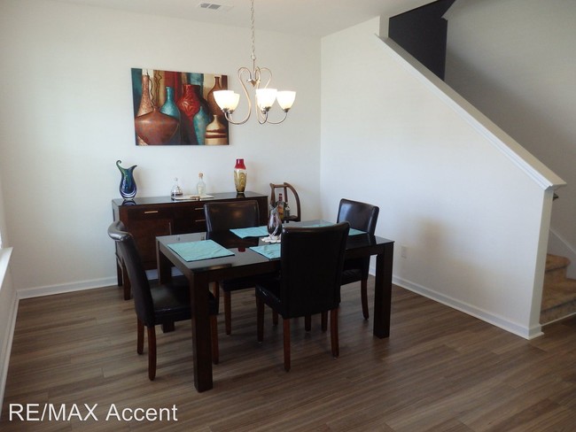 Building Photo - 4 br, 2.5 bath House - 350 Southwilde Way