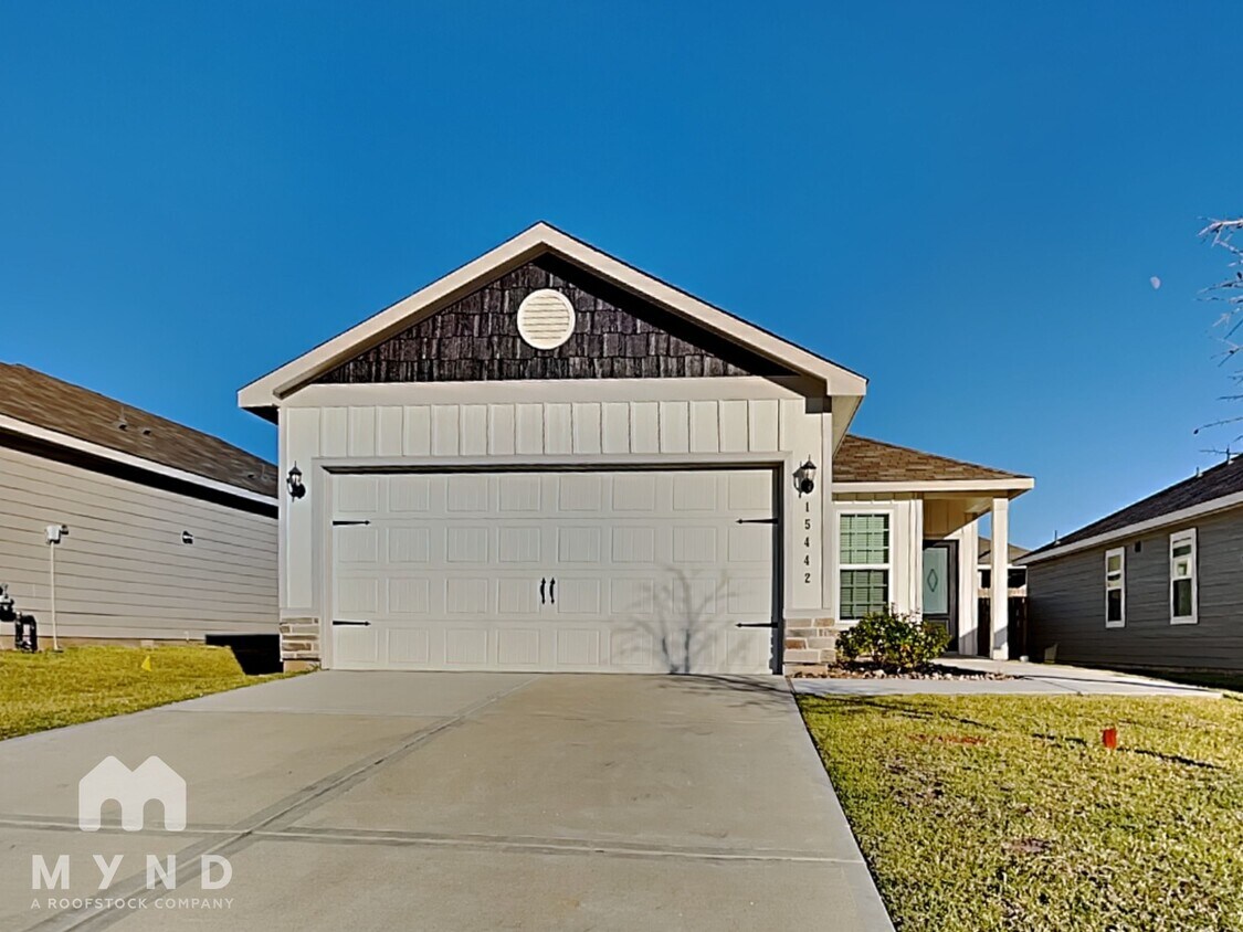 Foto principal - 15442 Maple Ter Dr