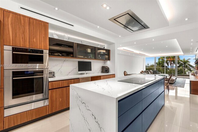 Foto del edificio - 2627 S Bayshore Dr