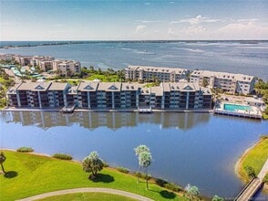 Building Photo - 40 NE Plantation Rd