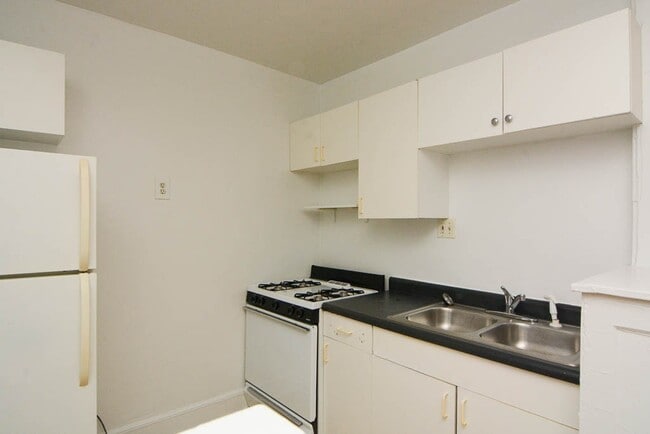 Foto del edificio - 2336 N Spaulding Ave