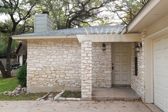 Foto del edificio - Northwest Austin 2 Bedroom, 1 Bath Duplex