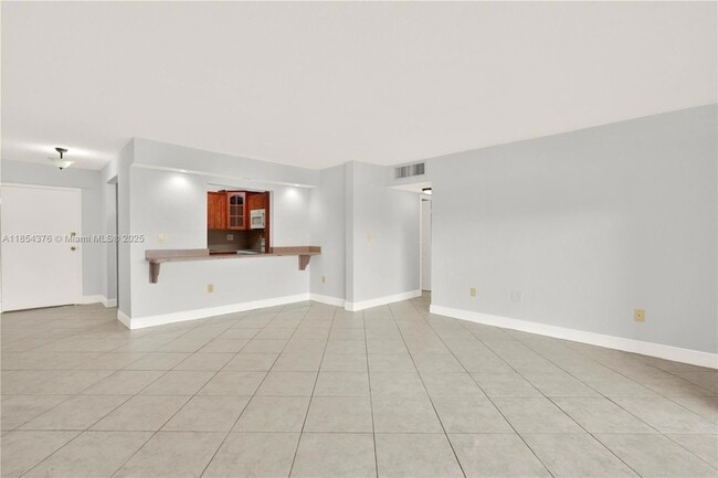 Building Photo - 1335 W 68th St