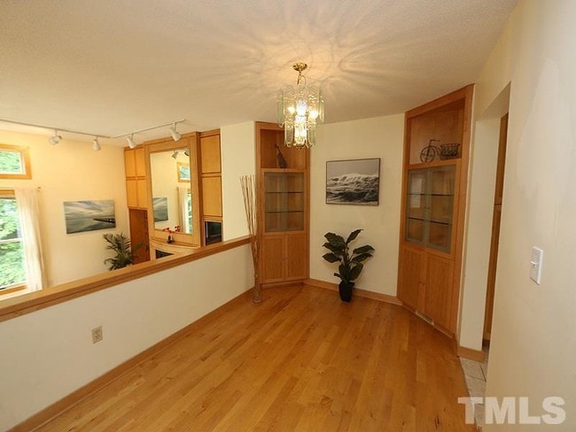 Dining Room - 102 Mallard Ct